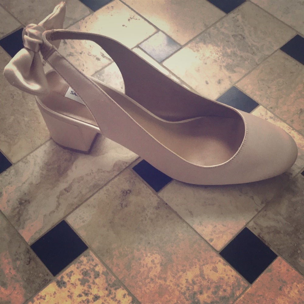 PRISTINE NIB saks  block heel slingback satin